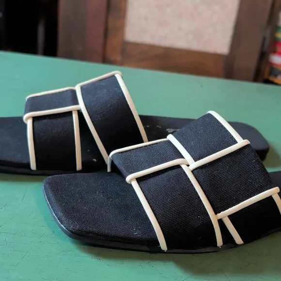 MATISSE Biscayne Flat Sandals Slides in Woven Black Linen and Cream Leather Trim - Picture 8 of 8